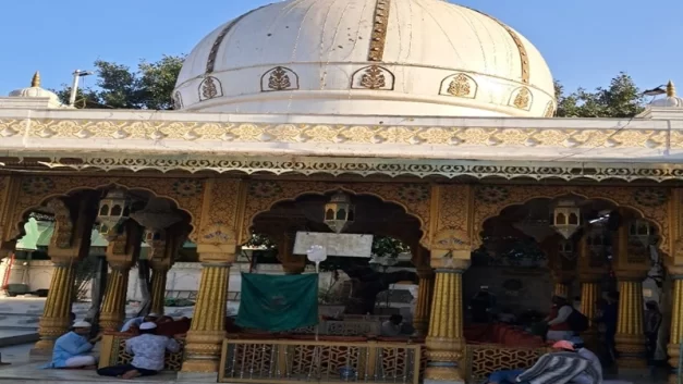 मेहरौली दरगाह – हज़रत कुतुबुद्दीन बख्तियार काकी दरगाह का इतिहास