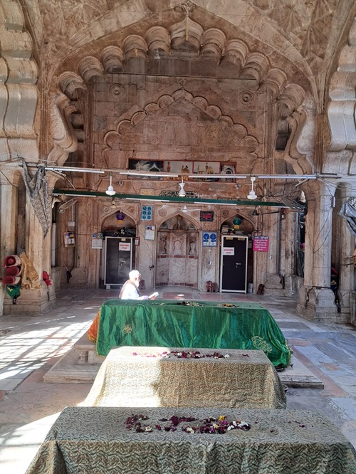 Solah Khamba Masjid Ajmer

