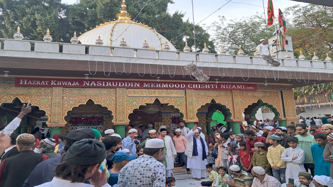 chirag delhi dargah