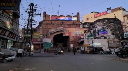 अजमेर का दिल्ली गेट: जहाँ से शुरू होता है दरगाह का रूहानी सफर