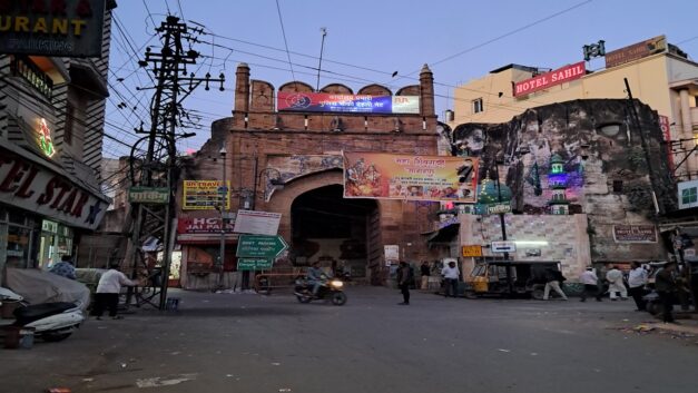 अजमेर का दिल्ली गेट: जहाँ से शुरू होता है दरगाह का रूहानी सफर