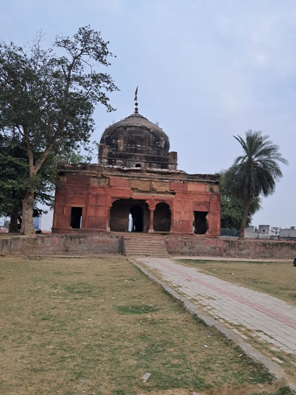 iqram-khan-tomb