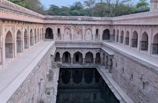 दिल्ली की सबसे खूबसूरत राजों की बावली