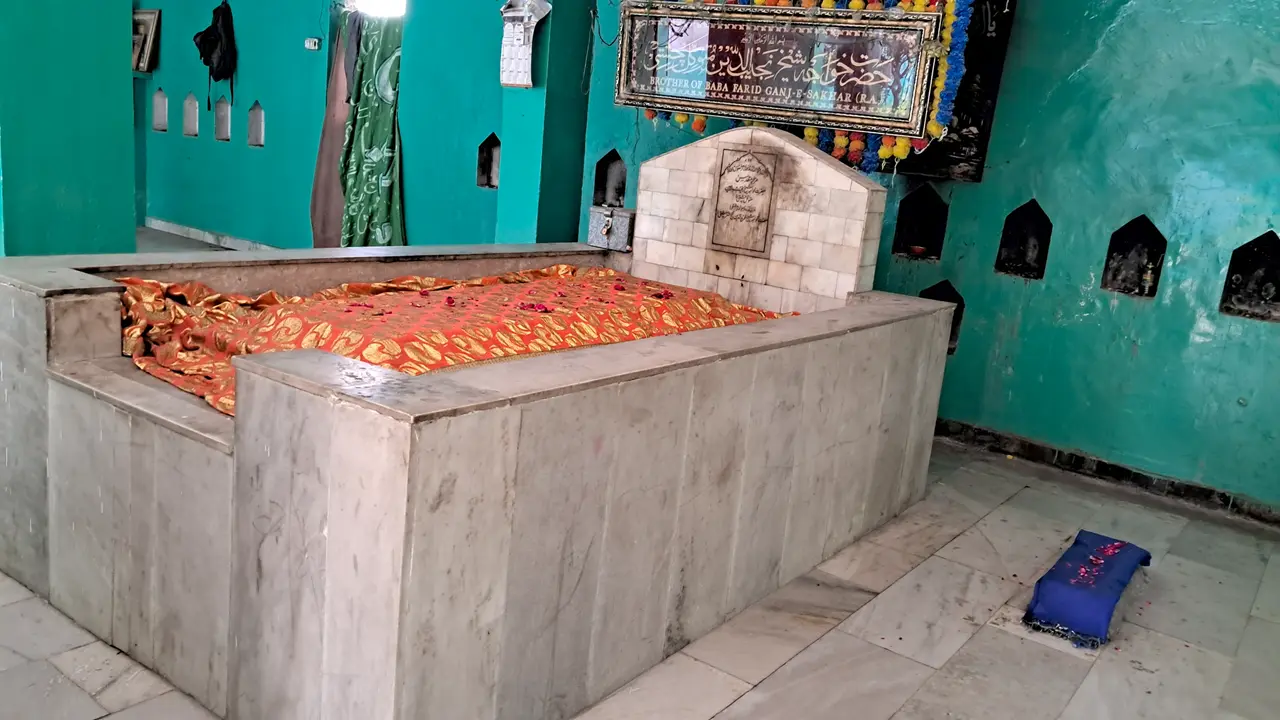 हज़रत शेख नजीबुद्दीन मुतवक्किल रहमतुल्लाह अलैह