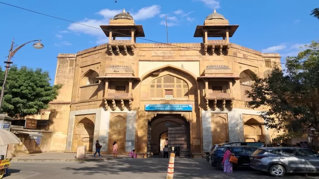 अकबरी किला अजमेर – इतिहास, म्यूज़ियम और घूमने की पूरी जानकारी