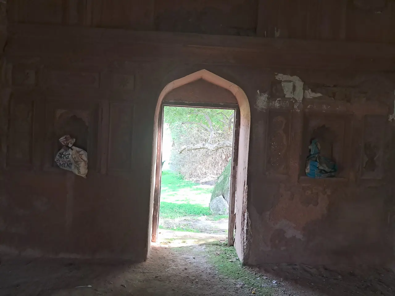 syed abid ka maqbara ander se